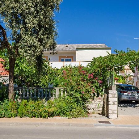 Apartments Elvira Lopar Exterior photo