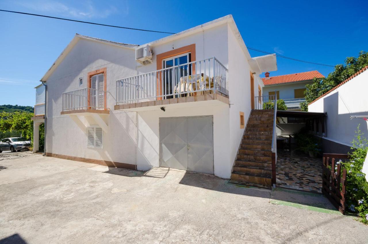 Apartments Elvira Lopar Exterior photo