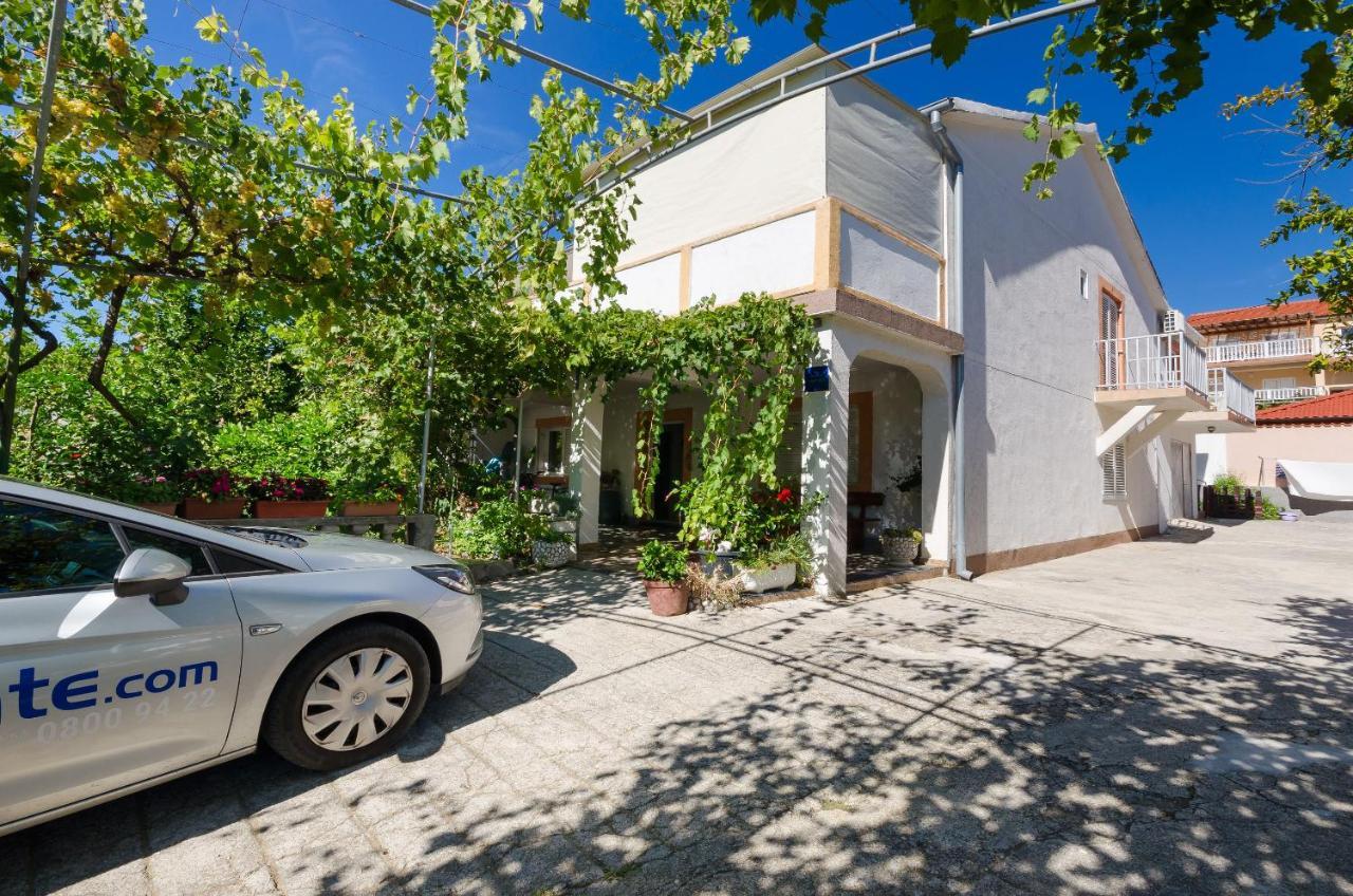 Apartments Elvira Lopar Exterior photo