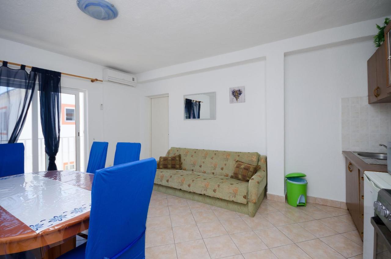 Apartments Elvira Lopar Exterior photo