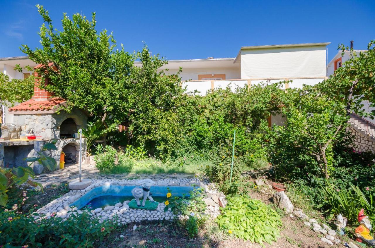 Apartments Elvira Lopar Exterior photo
