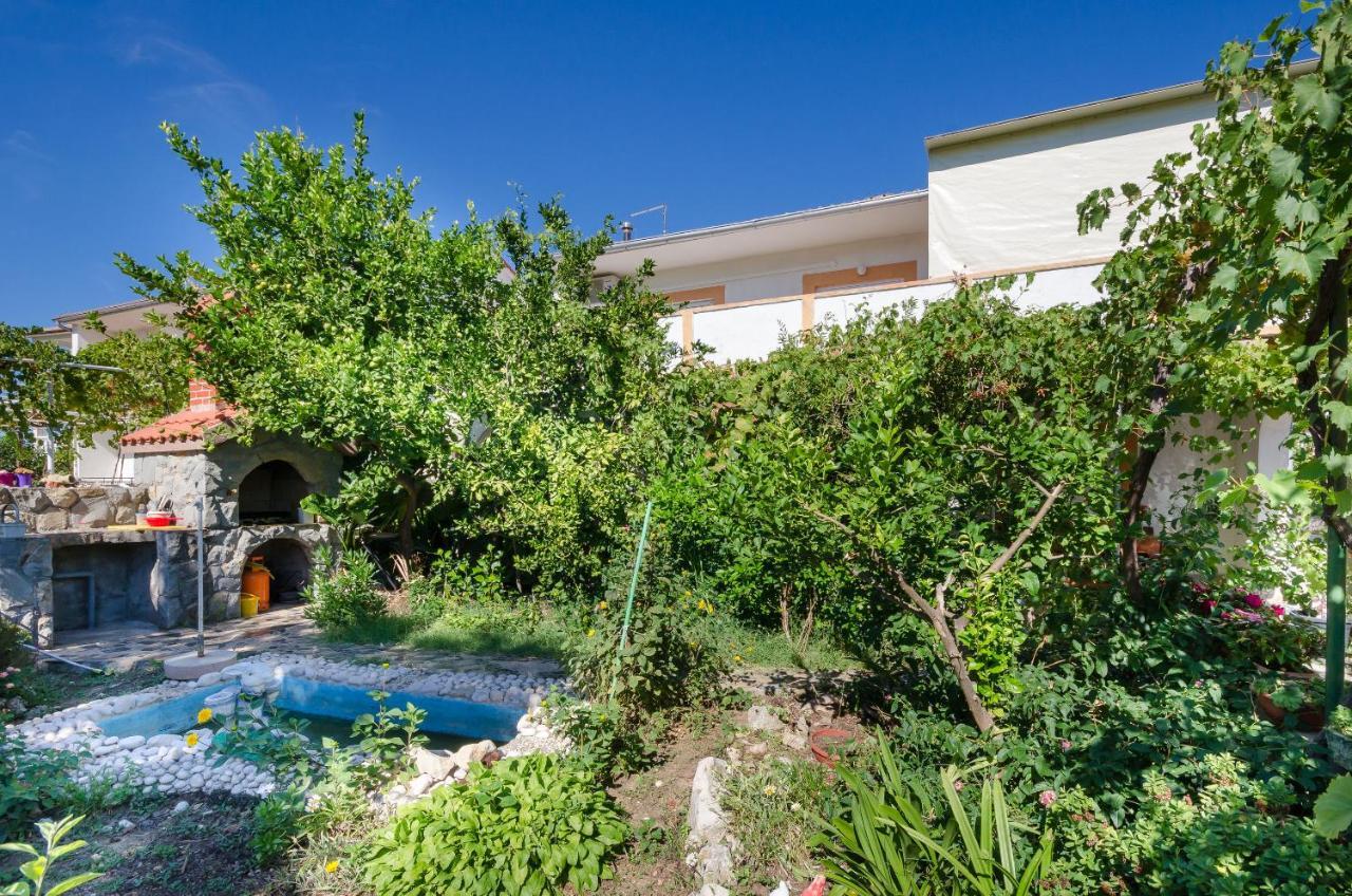 Apartments Elvira Lopar Exterior photo