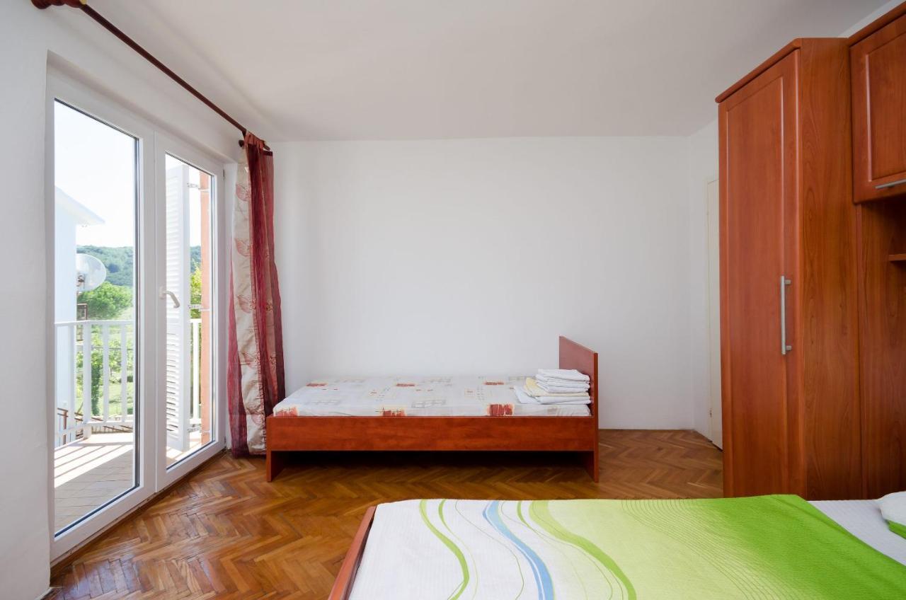 Apartments Elvira Lopar Exterior photo