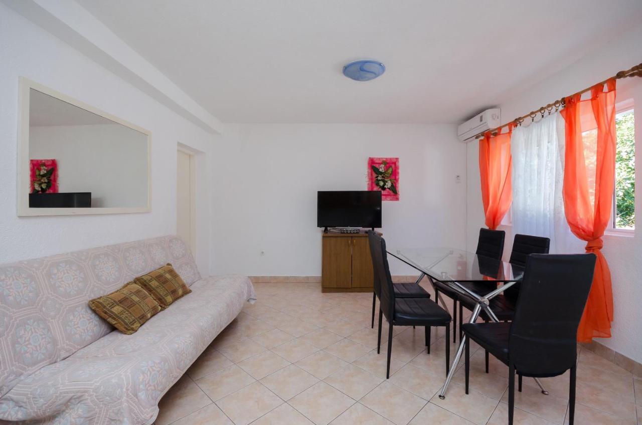 Apartments Elvira Lopar Exterior photo