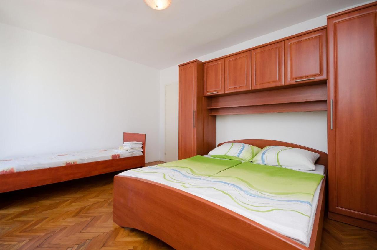 Apartments Elvira Lopar Exterior photo