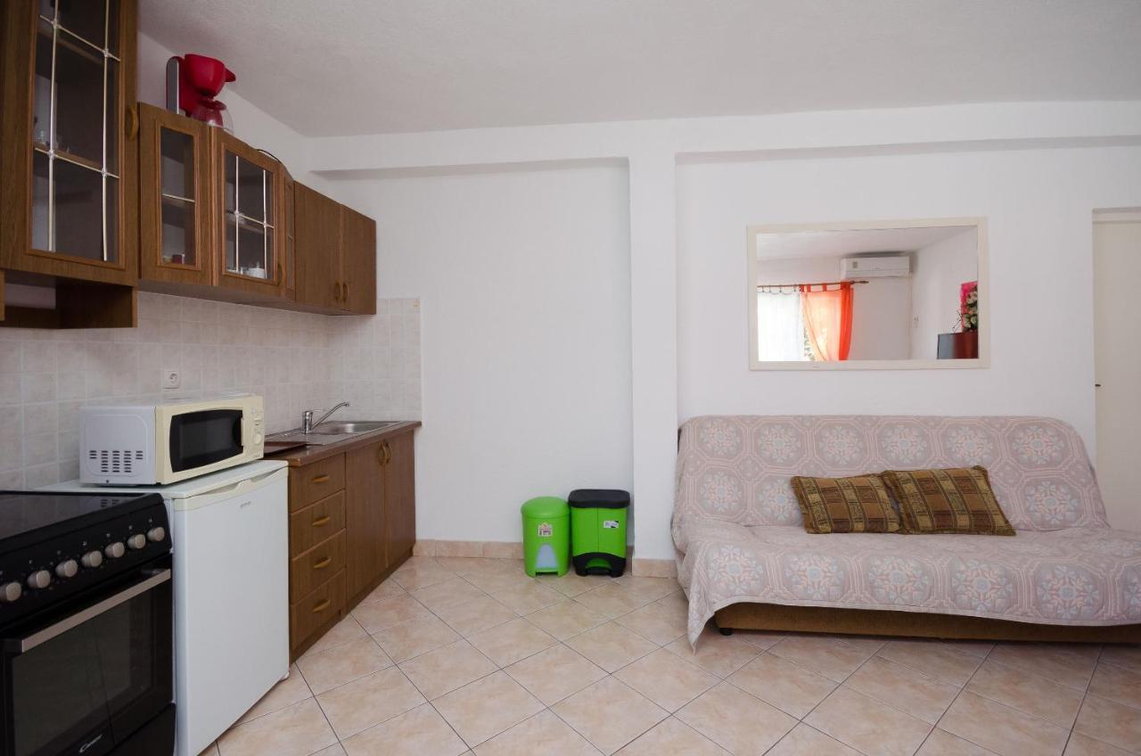 Apartments Elvira Lopar Exterior photo
