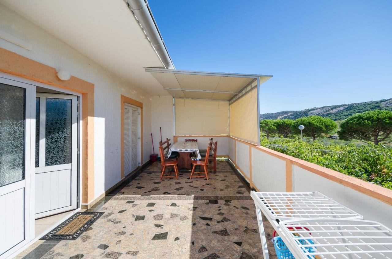 Apartments Elvira Lopar Exterior photo