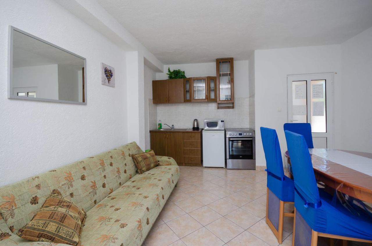 Apartments Elvira Lopar Exterior photo